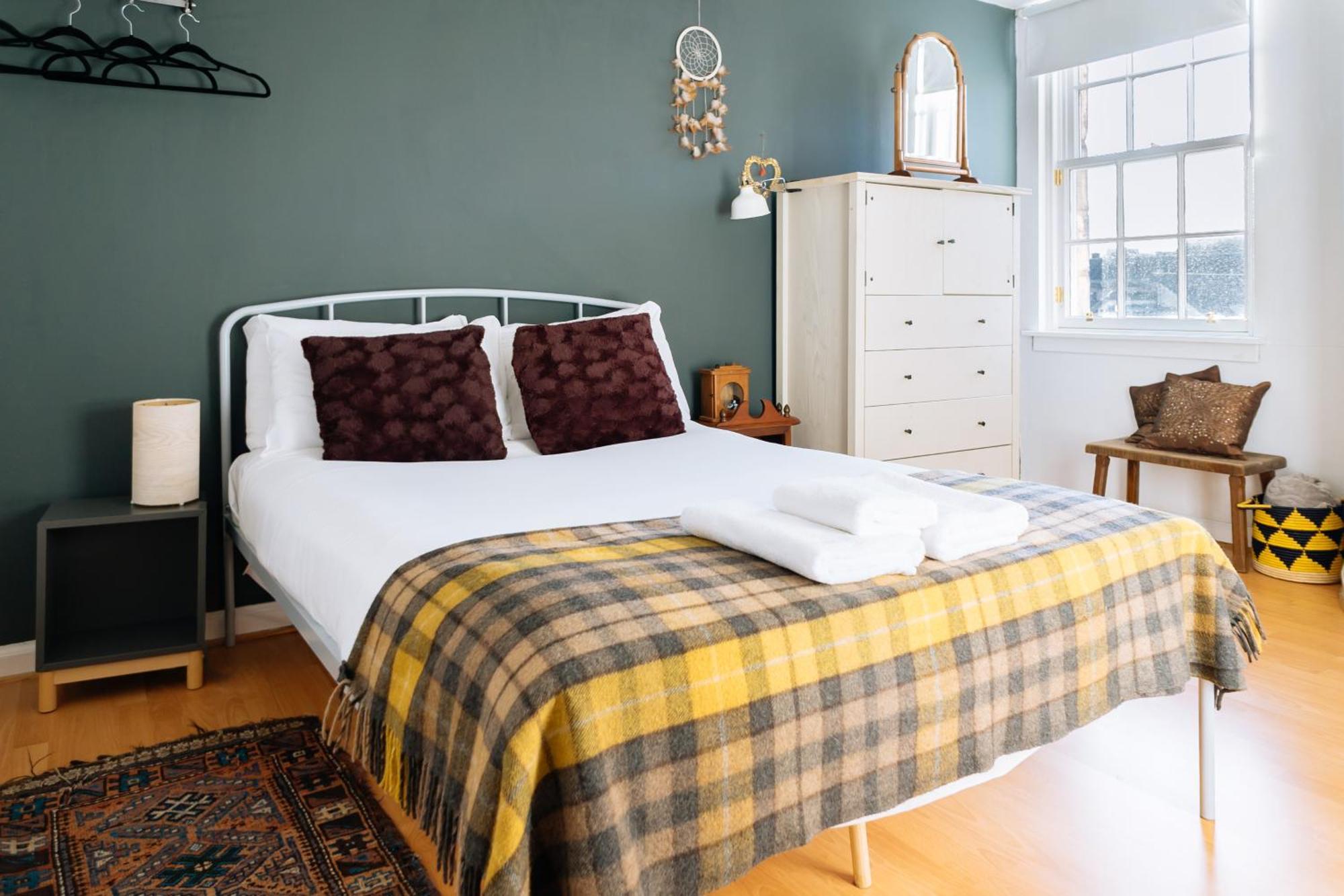 Charming 3 Bedroom Apartment In The Heart Of Vibrant Old Town EDI Eksteriør billede